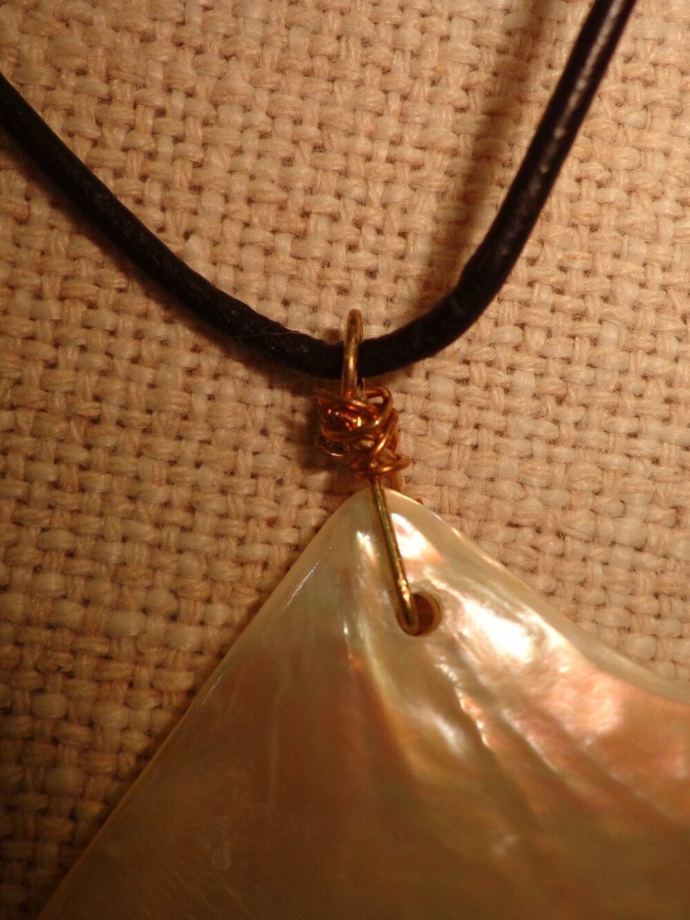 NEWHand Crafted / Hand Polished Mother of Pearl Necklace Leather Cord Adjustable - Picture 3 of 14